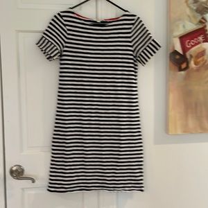 Boden Navy Blue and White Striped Knit Shift Dress Short Sleeve US 6R EUC GREAT